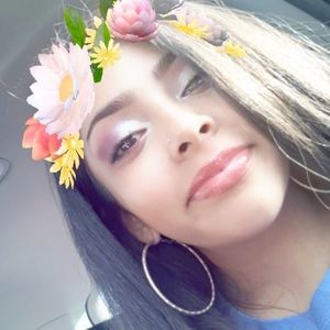 Meet your Posher, Nia